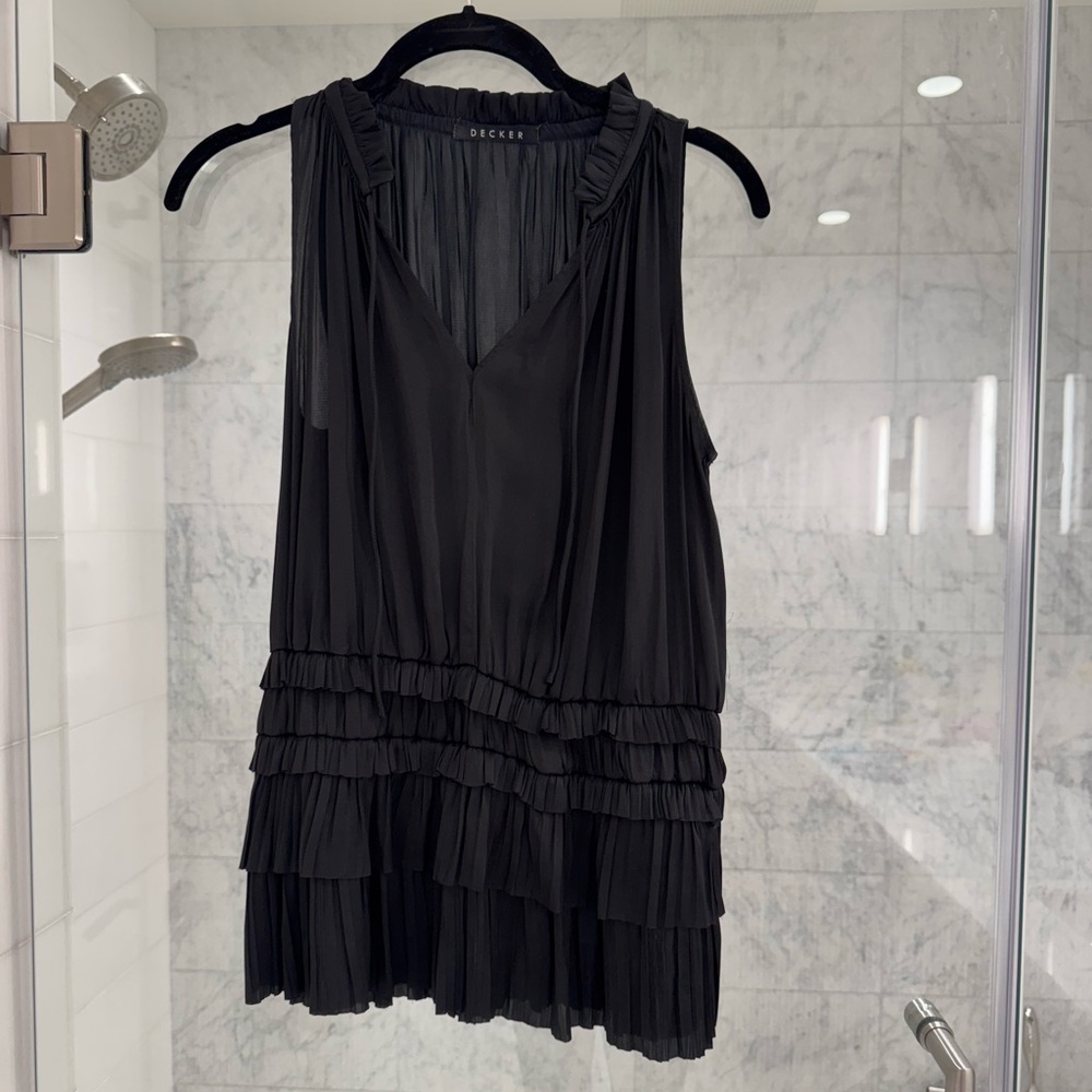 Decker (from Mixology) black satin pleated smocked waist ruffle top, XS